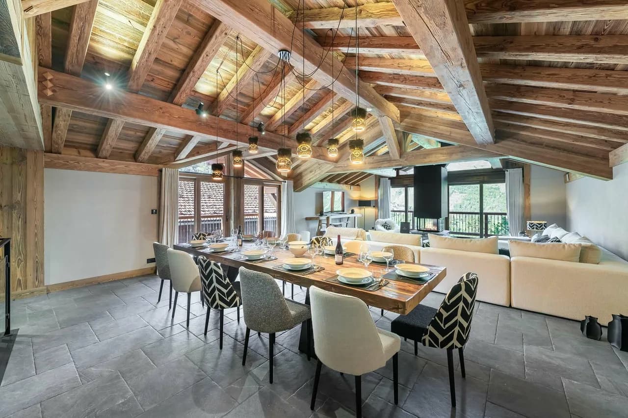 Heritage Chalet: Lujo Atemporal con Piscina Interior, foto 4