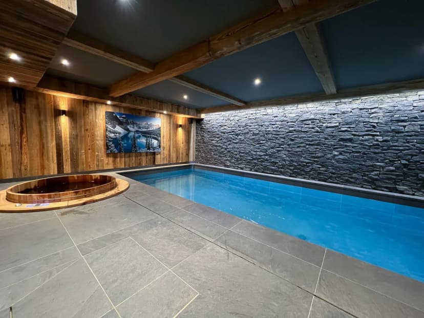 Spacious Chalet Near Slopes For Large Families