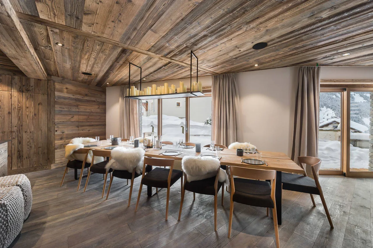 Stylish Mountain Home In Méribel Village photo 2