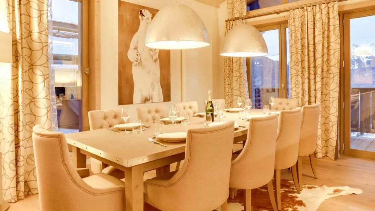 Elegant Ski Apartment With Scenic Windows photo 4