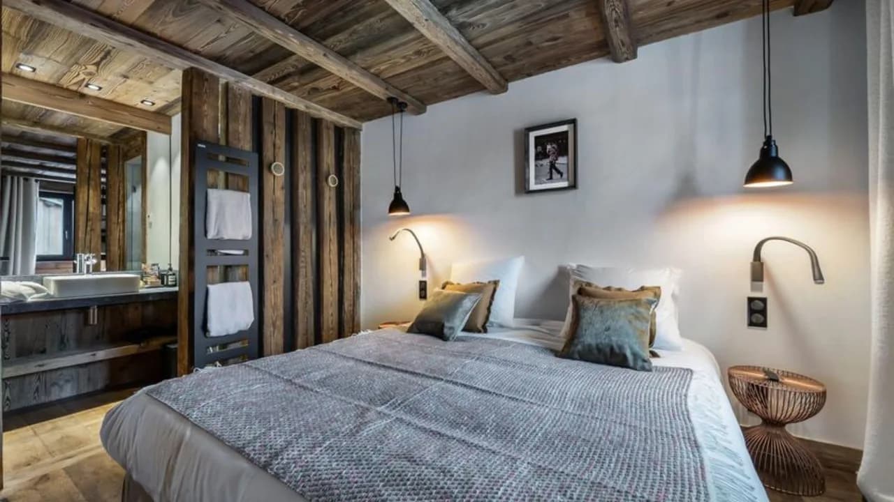 Luxurious Comfort in the Heart of Val photo 2