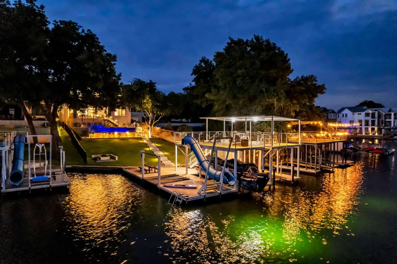 Accessible Luxury Villa in Austin photo 2