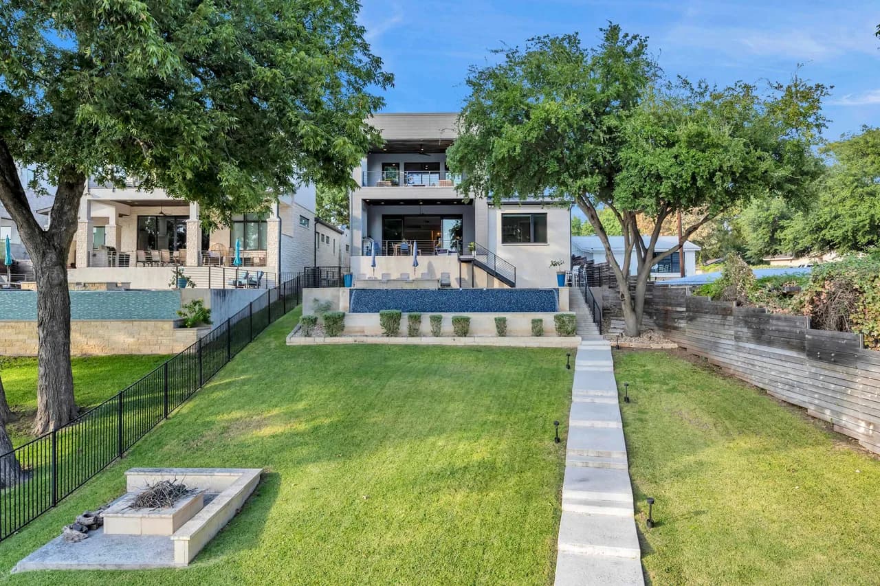 Accessible Luxury Villa in Austin photo 4