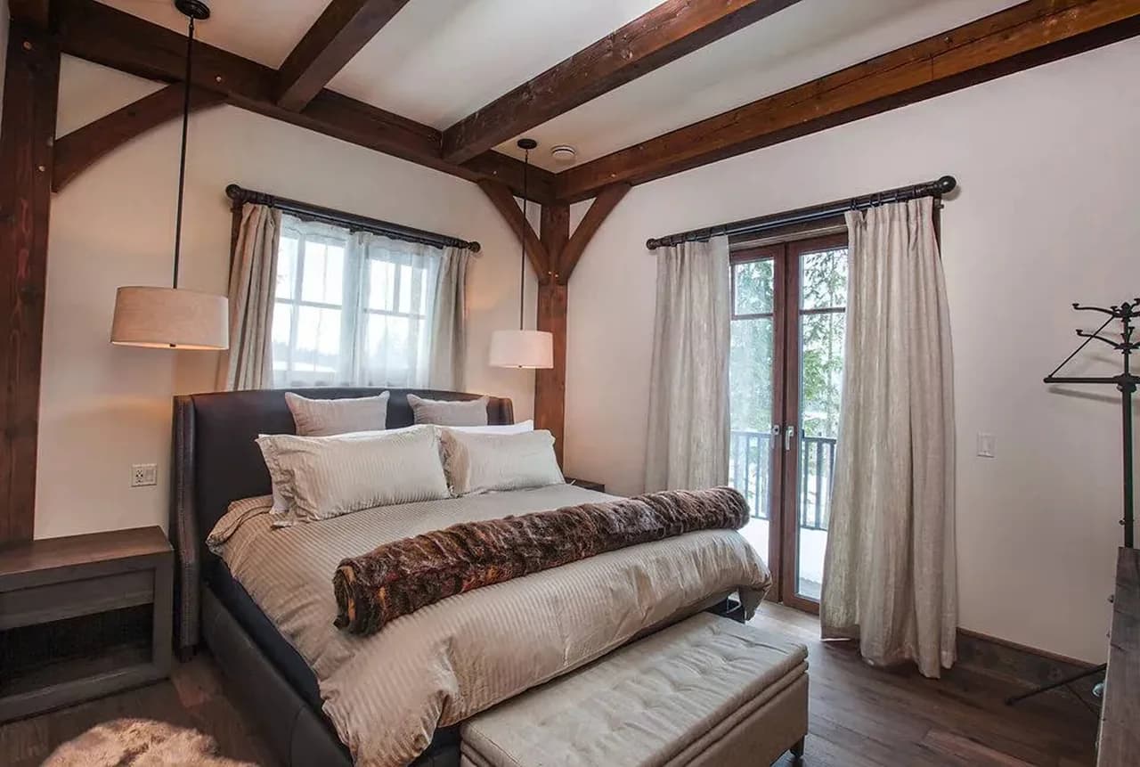 Tranquil Alpine Lodge in Revelstoke photo 4