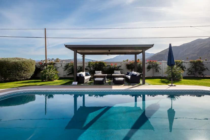4BR Palm Springs Pool Villa w Casita & Spa