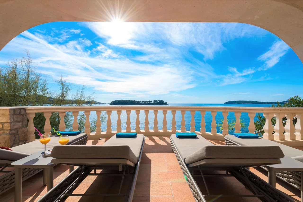 Lozica Luxuriöse Strandvilla 5BR mit Jacuzzi