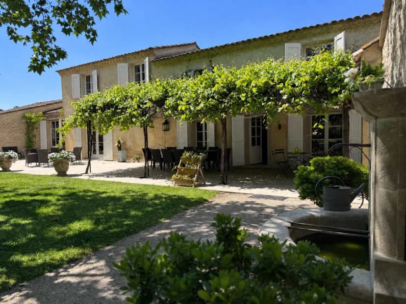 Charming Five Bedroom Villa in Provence