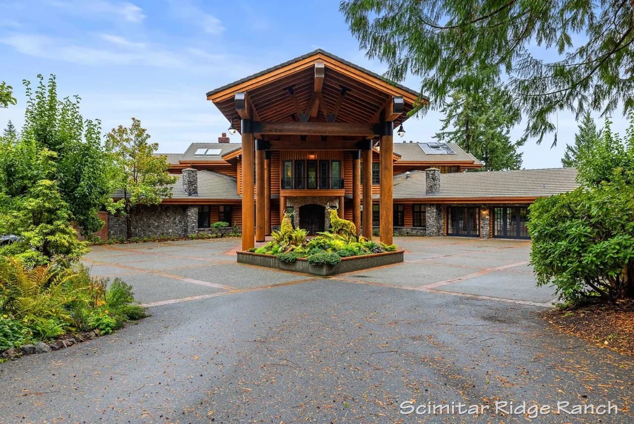 Expansive Mountain Lodge in Washington DC photo 2