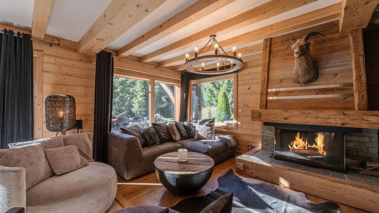 Spacious Mountain Chalet in La Côte-d'Arbroz, foto 2