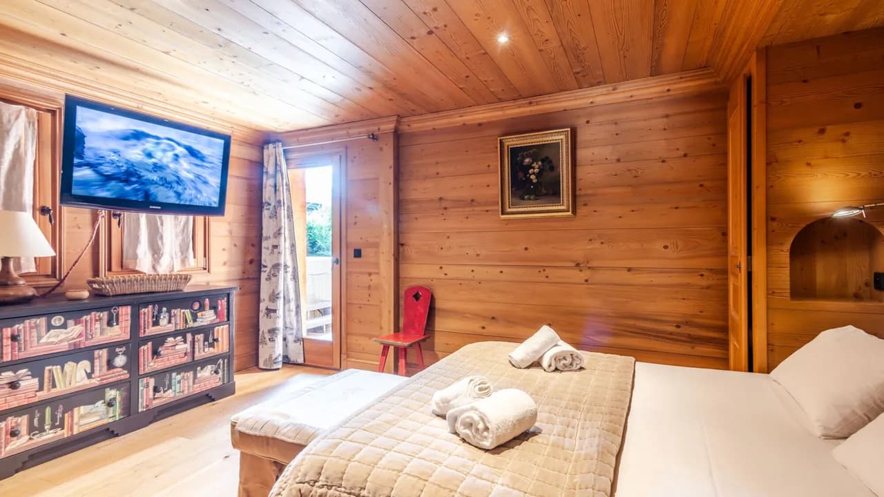 Spacious Chalet with Stunning Views in Morzine photo 3