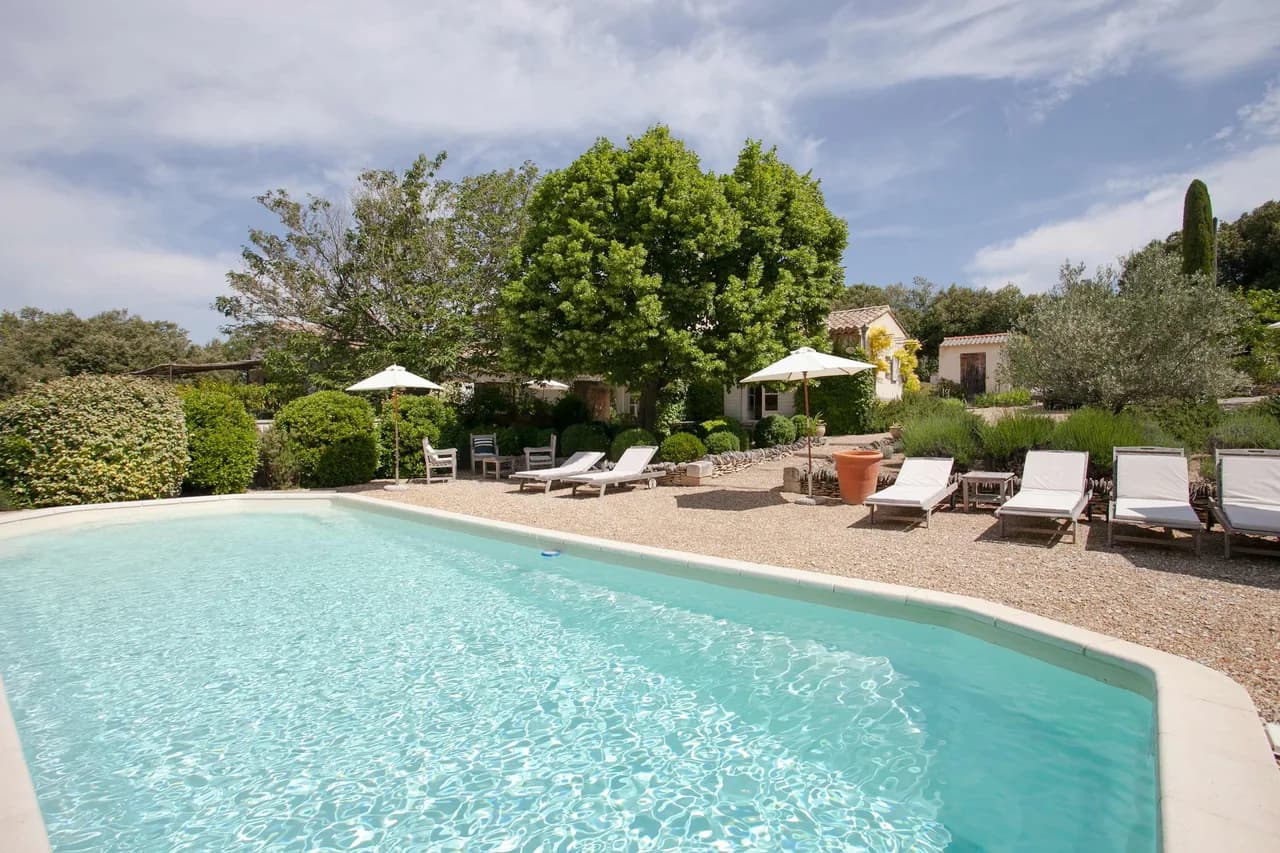 Tranquil Four-Bedroom Villa in Luberon photo 2