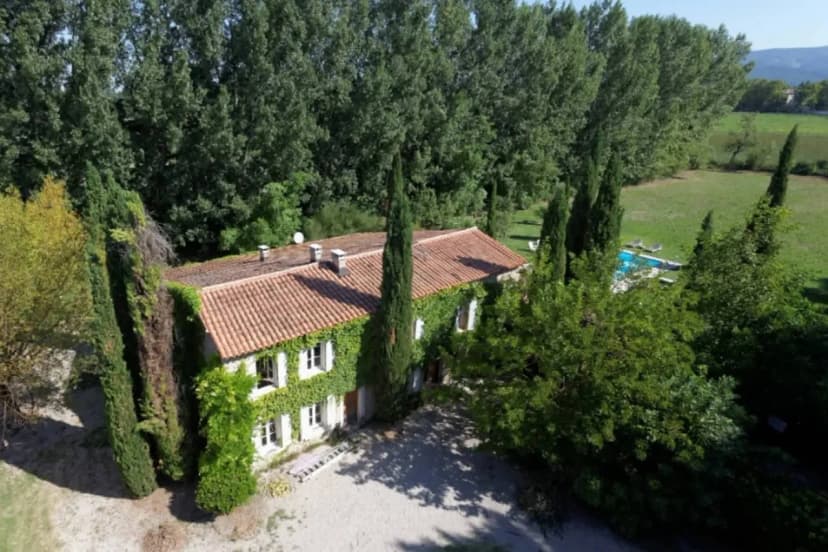 Nature Lover's Provencal Villa in Lubéron