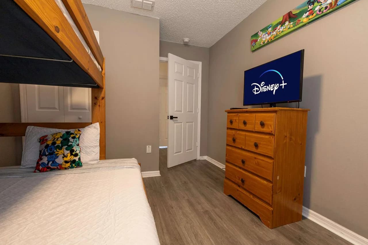 Cozy Family 3BR Townhouse  Perfect Stay for 6 Guests! photo 3