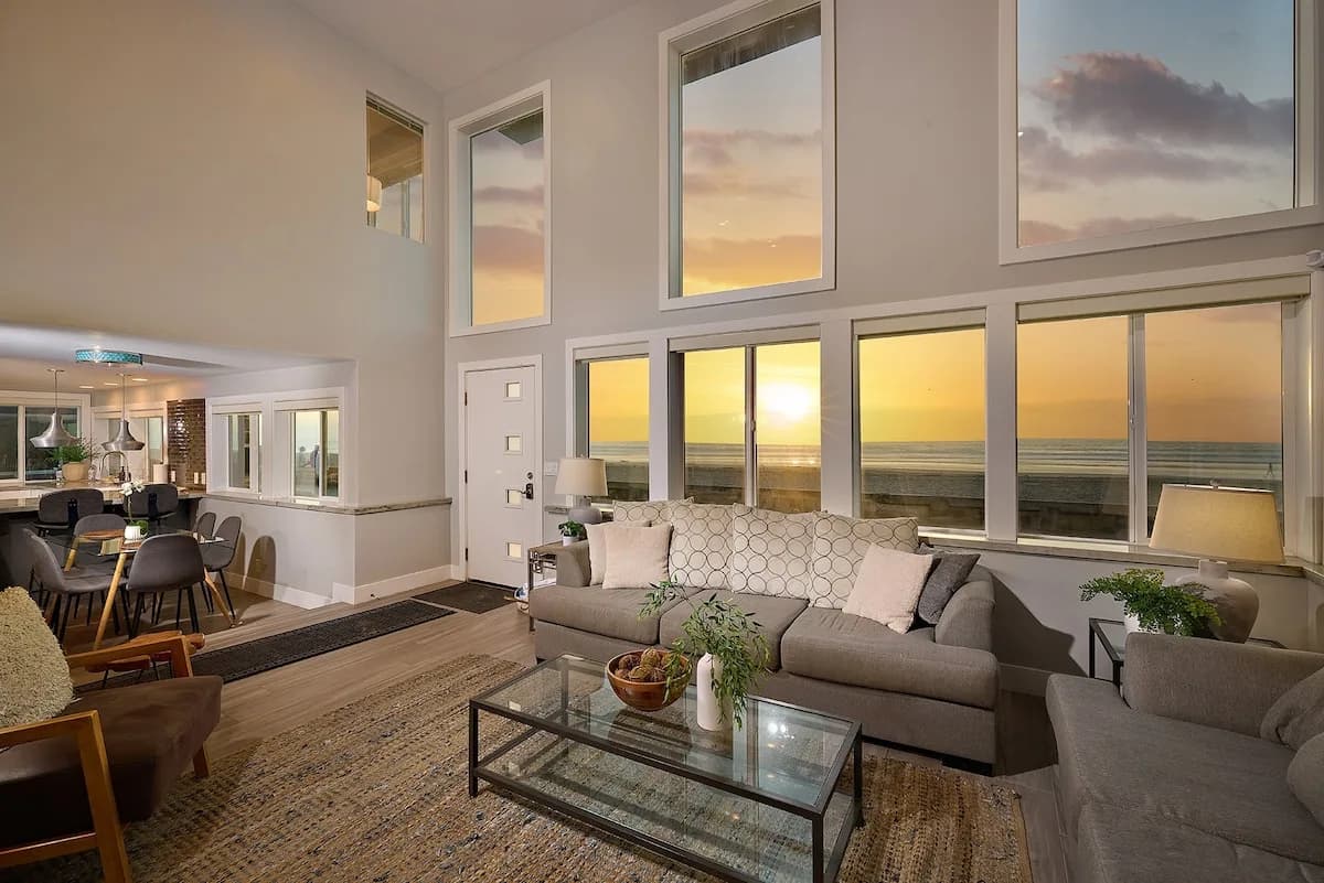 Ocean View Villa with Direct Beach Access in San Diego