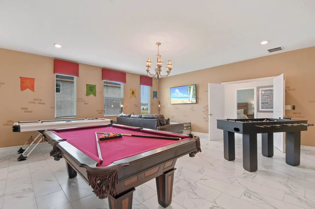 9BR Family Retreat, Private Pool, Storey Lake photo 3