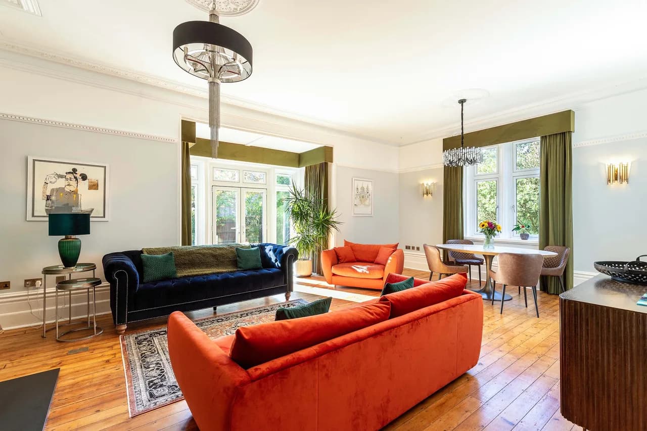 Stylish Three Bedroom Home in Walton, England