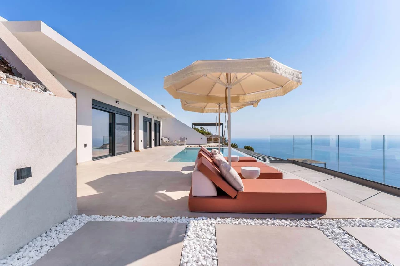 Stylish Villa With Mesmerizing Ocean Views photo 5