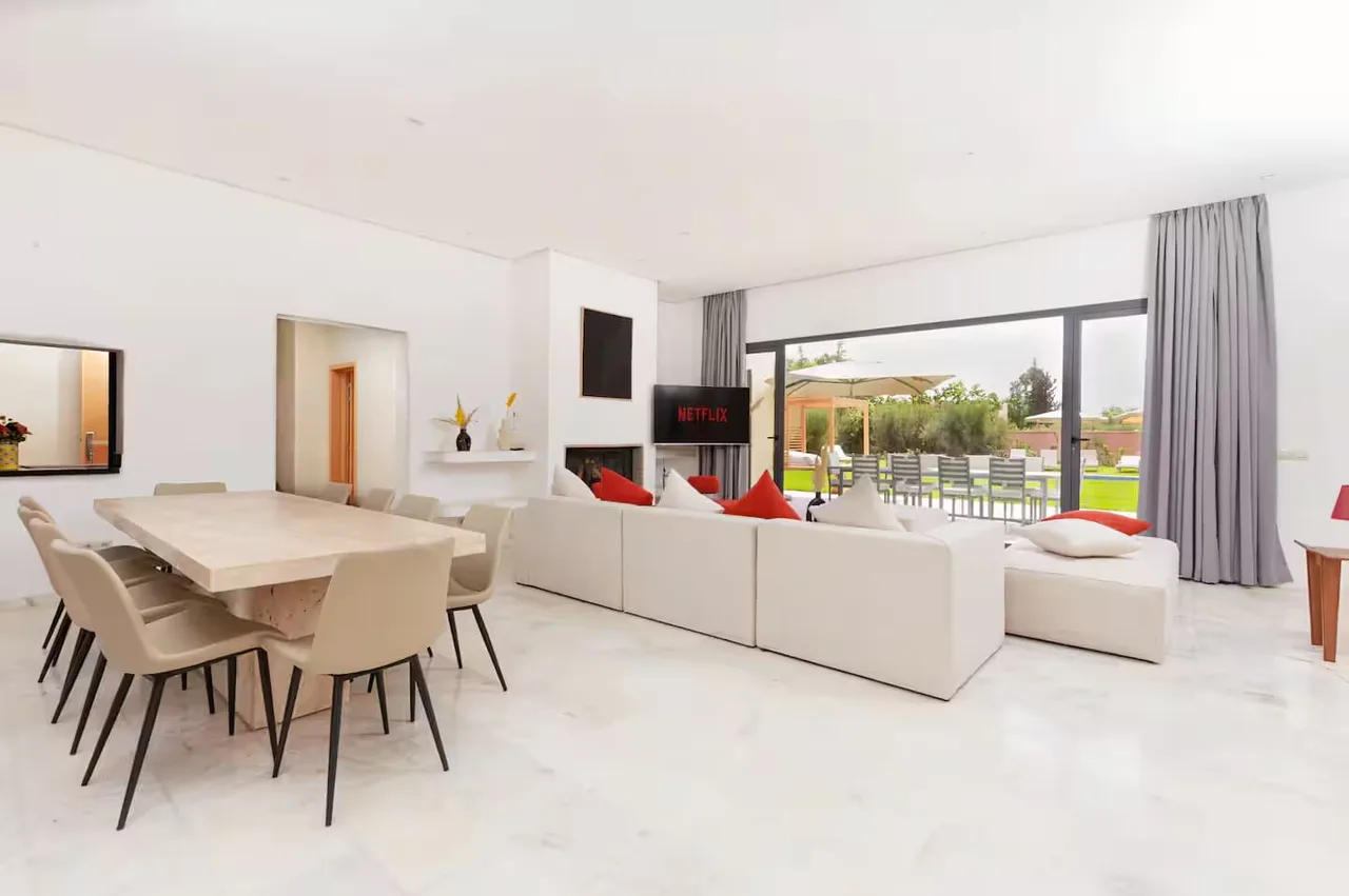 Dual-Pool Seven Bedroom Villa in Marrakech, foto 5