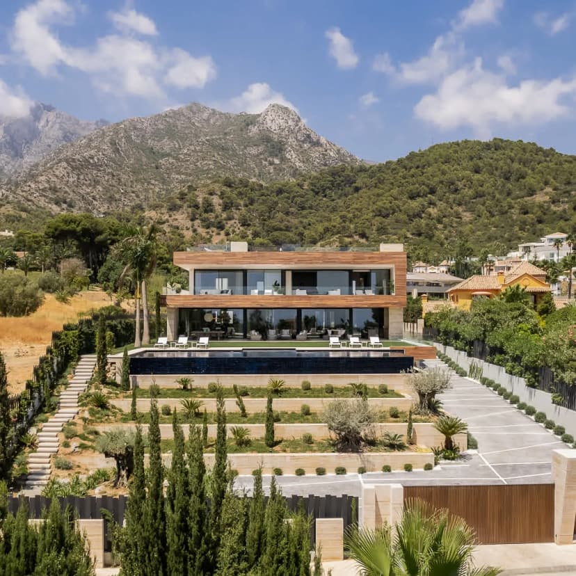 Luxury Villa in Cascada De Camojan