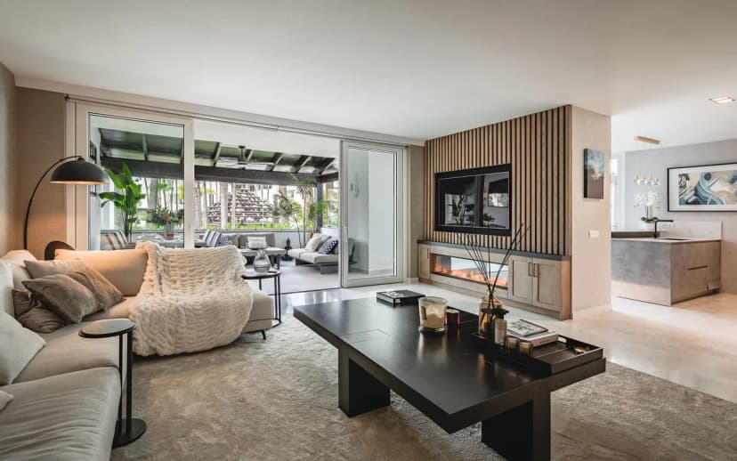 Elegant Marina Apartment With Terrace Views
