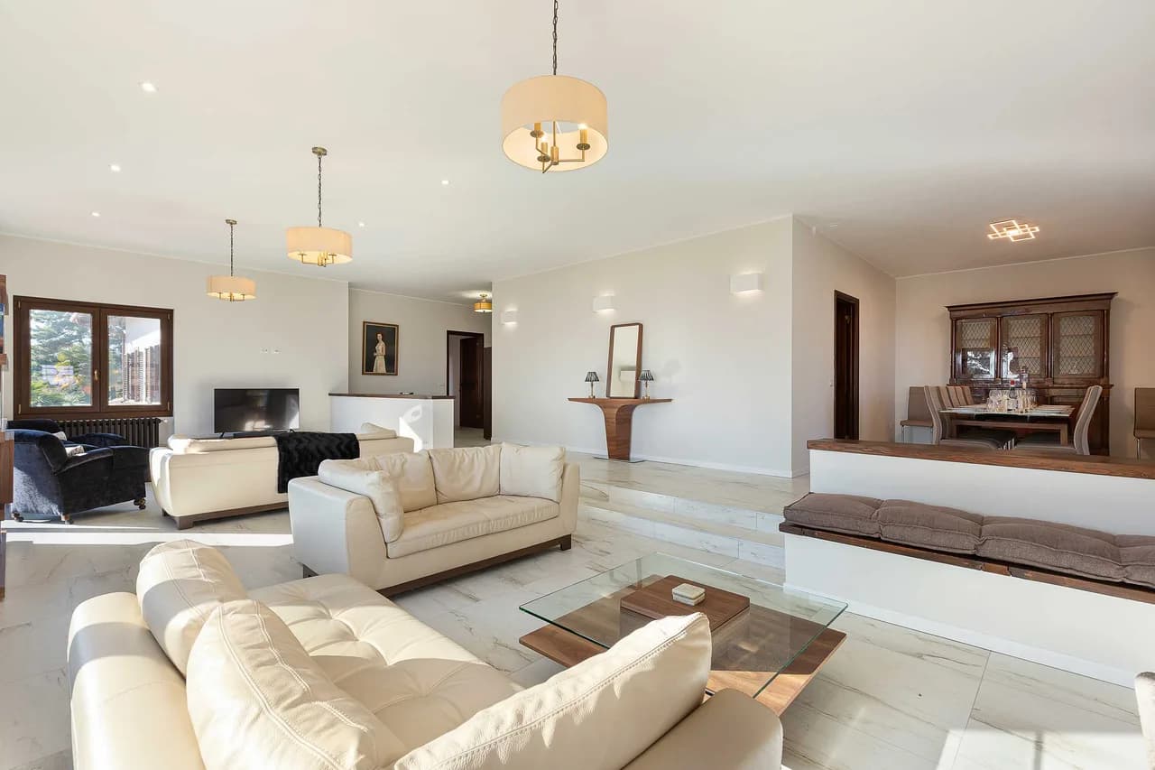 Villa With Magnificent Lakefront Pool, Foto 2