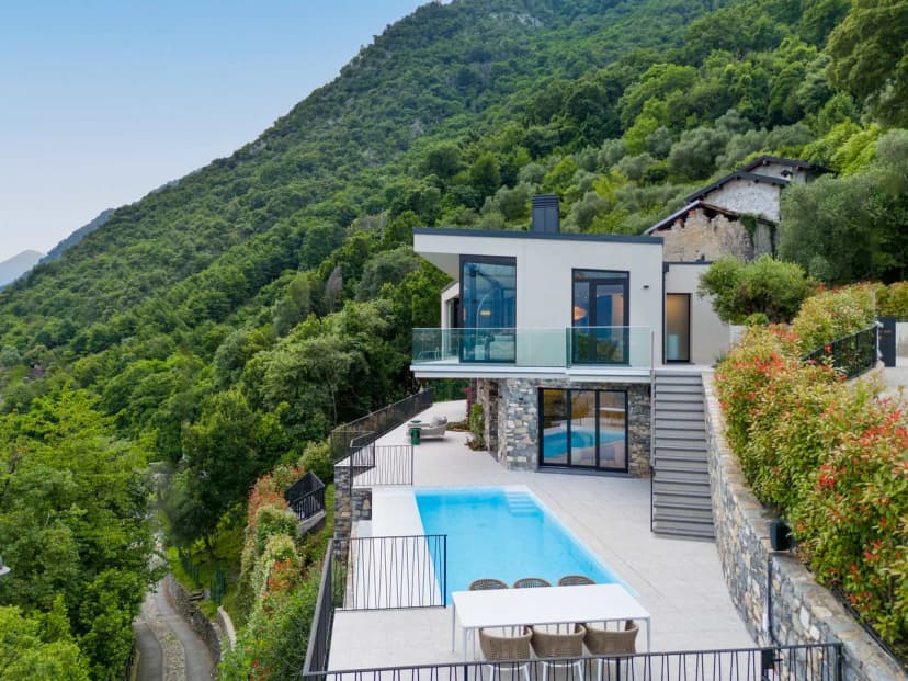 Private Villa by Lake With Poolside Views