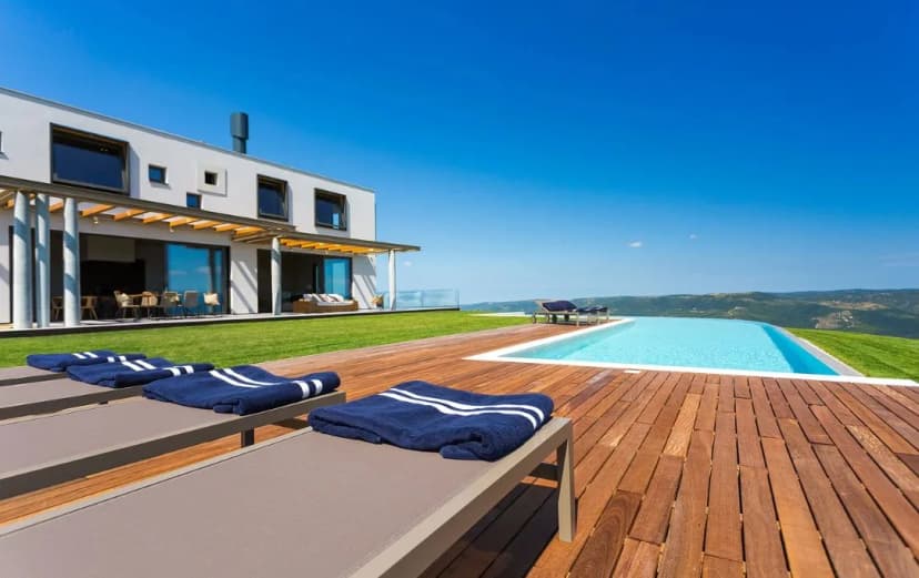 Green Istria, Blue Reservoir Views