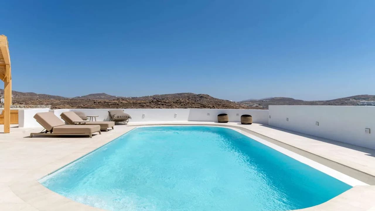 Elegant Villa With Panoramic Island Views photo 4