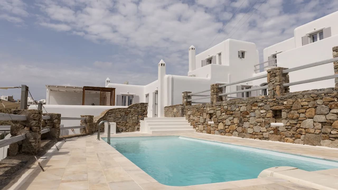 Mediterranean Villa With Expansive Terrace photo 4