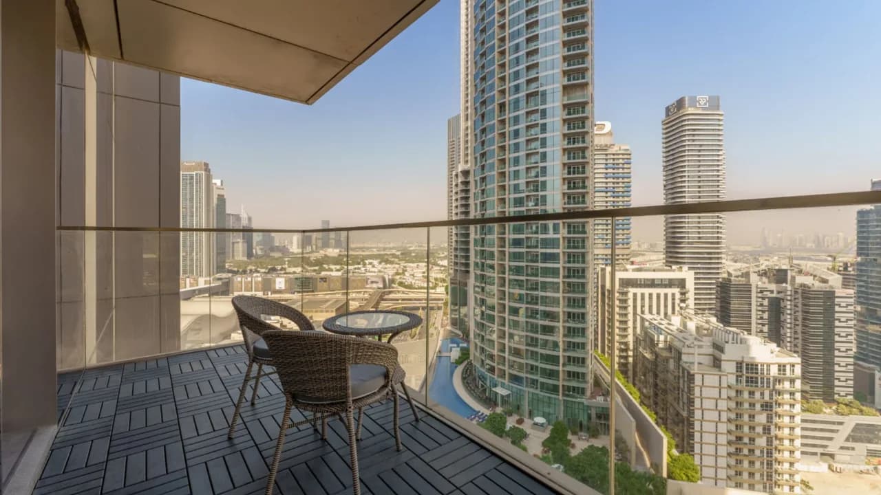 Exclusive Dubai Apartment Near Iconic Burj photo 3