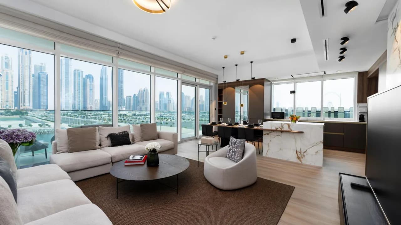 Dubai Marina Luxury Apartment With Balcony