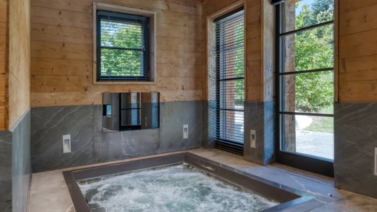 Serene Megève Retreat With Private Jacuzzi, photo 5