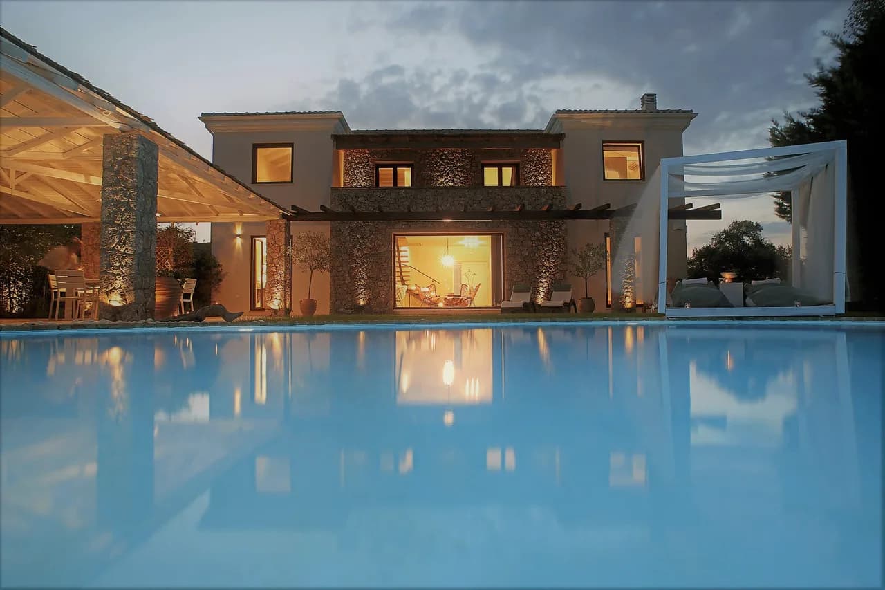 Moderne Villa mit atemberaubendem Meer- und Bergblick, Foto 4