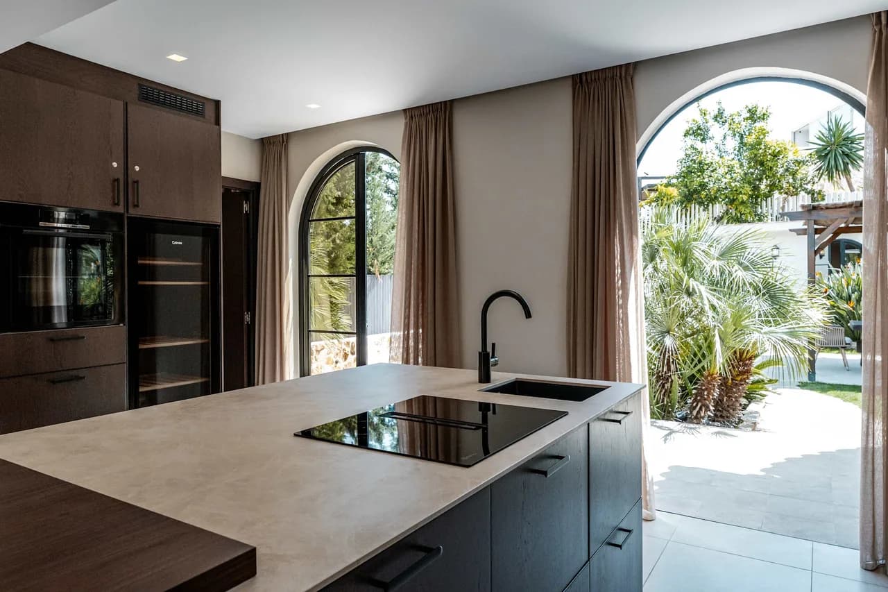 Contemporary Three-Bedroom Villa in Marbella, Foto 2