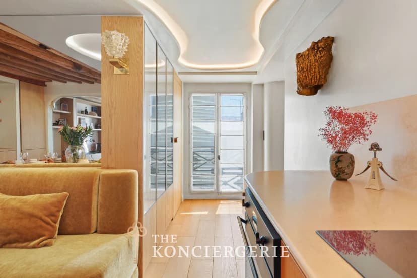Elegant Two Bedroom Apartment in Paris