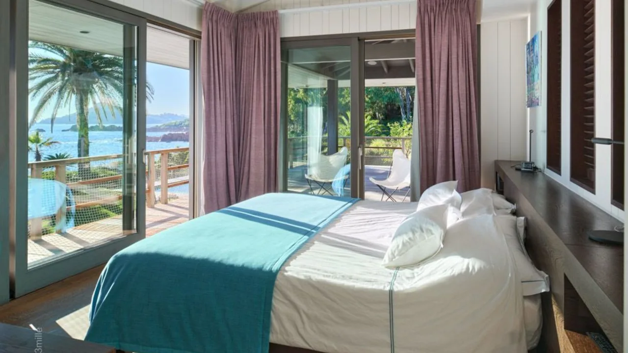 Waterfront Escape With Private Harbor photo 3