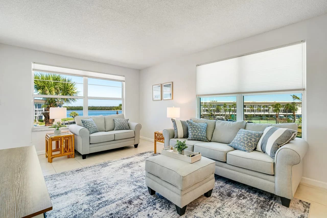 Waterfront 2-Bedroom Retreat in Longboat Key photo 2