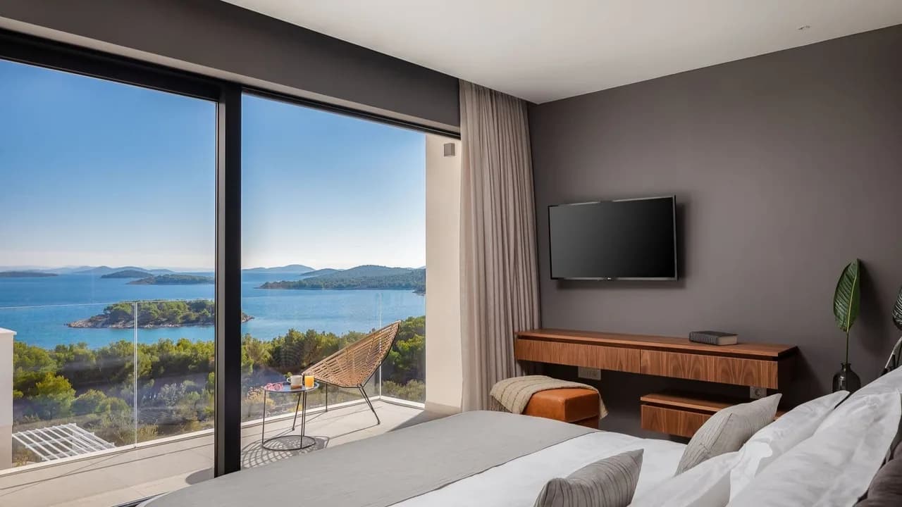 Premium Beachfront Getaway in Murter, photo 3