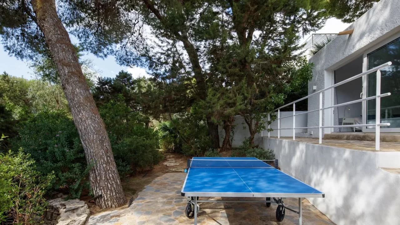 Retiro Moderno con Terrazas de Piscina Frente al Mar, foto 4