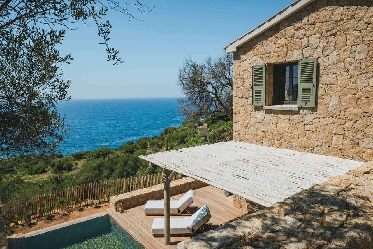 Beachfront Four Bedroom Villa in Nepita, France, Foto 3