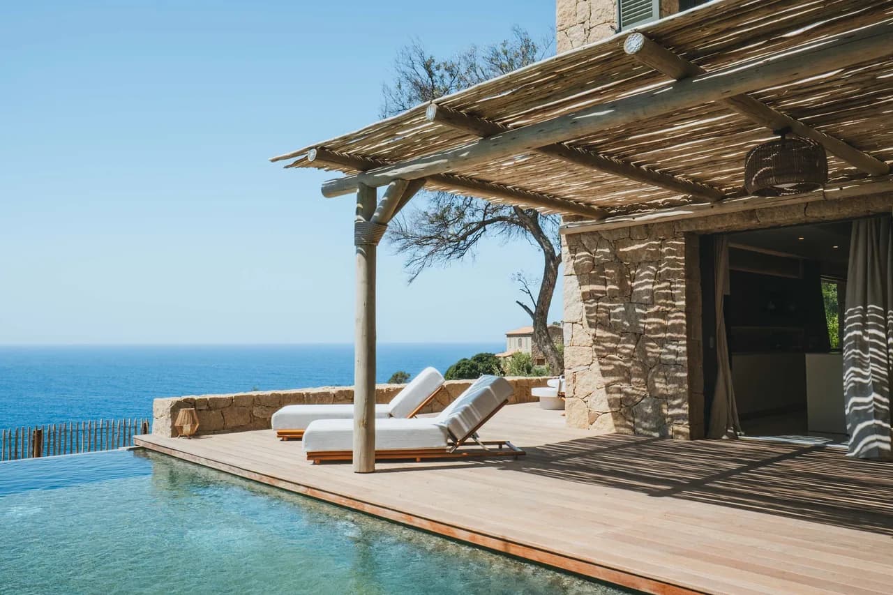 Beachfront Four Bedroom Villa in Saleccia, France, Foto 4