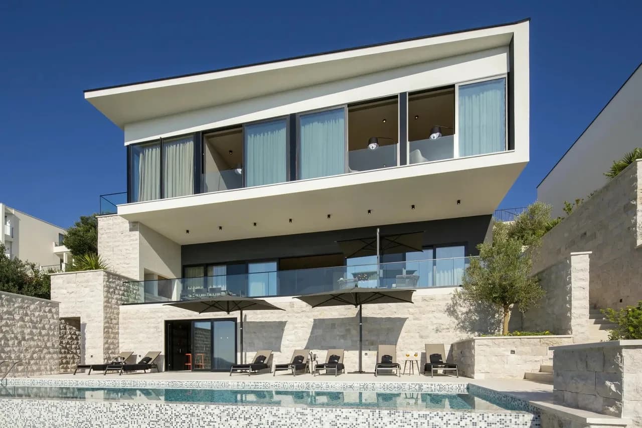 Villa luxueuse avec piscine à débordement et sauna