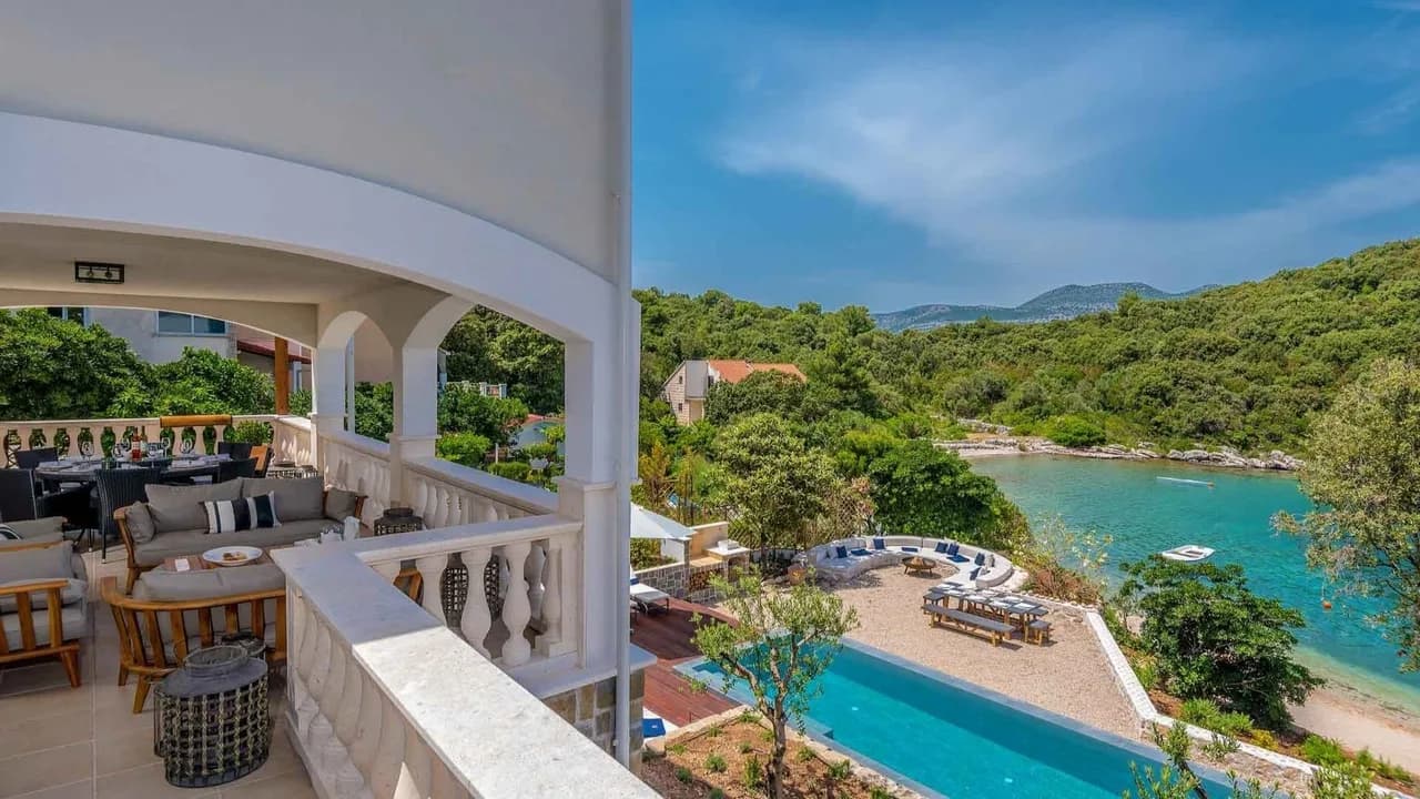 Private Villa With Infinity Pool & Garden, photo 4