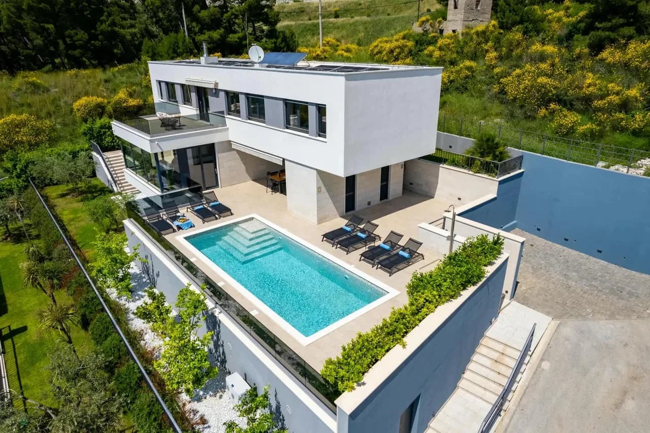 Vues panoramiques depuis la villa avec piscine chauffée