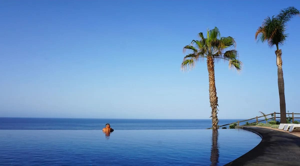 Ozeanfront-Oase: Pool, Fitnessstudio & mehr in Funchal, Foto 2