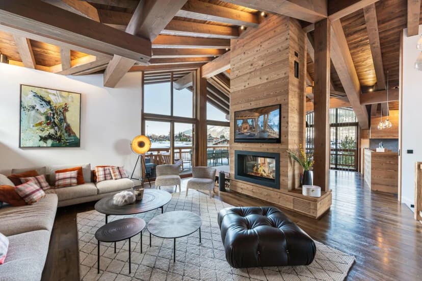 Scenic Chalet With Outdoor Jacuzzi
