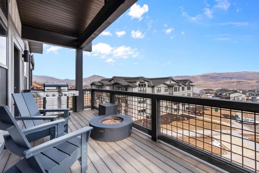 Luxury Deer Valley Ski Condo + Mountain Shuttle