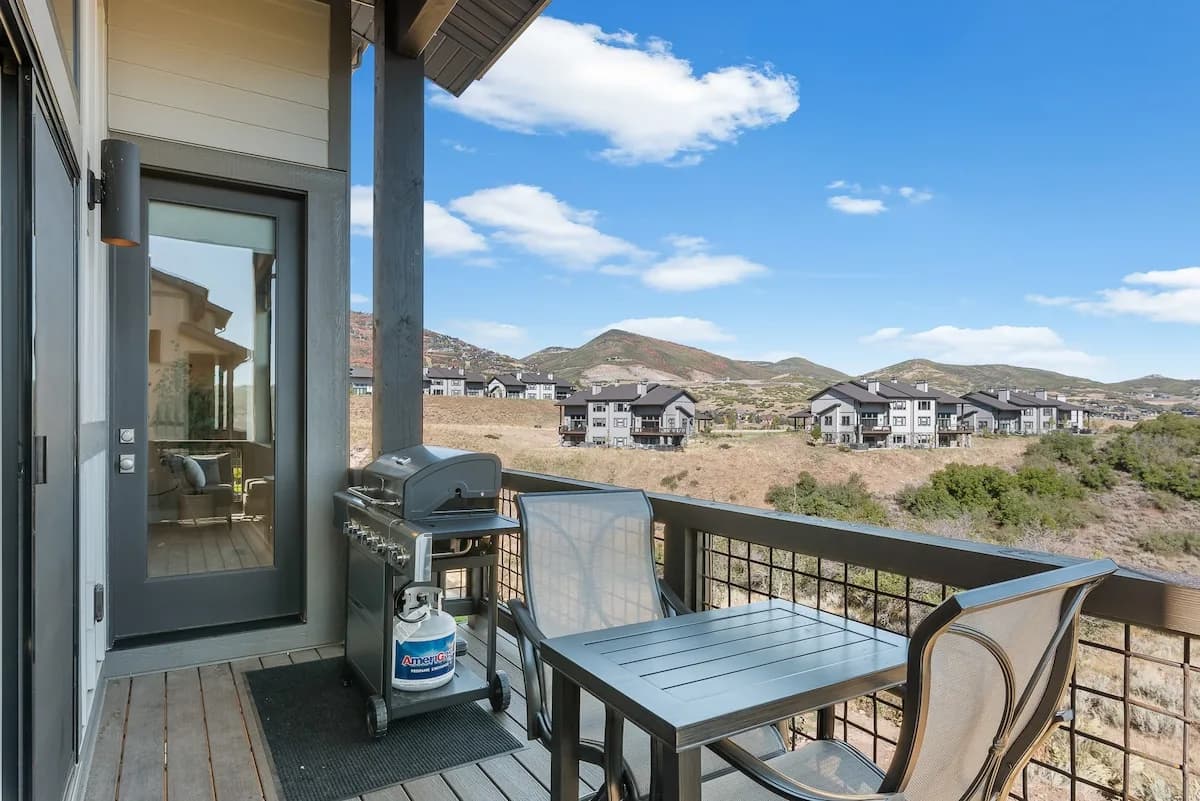 Ski-In Ski-Out Five Bedroom Condo in Park City photo 3