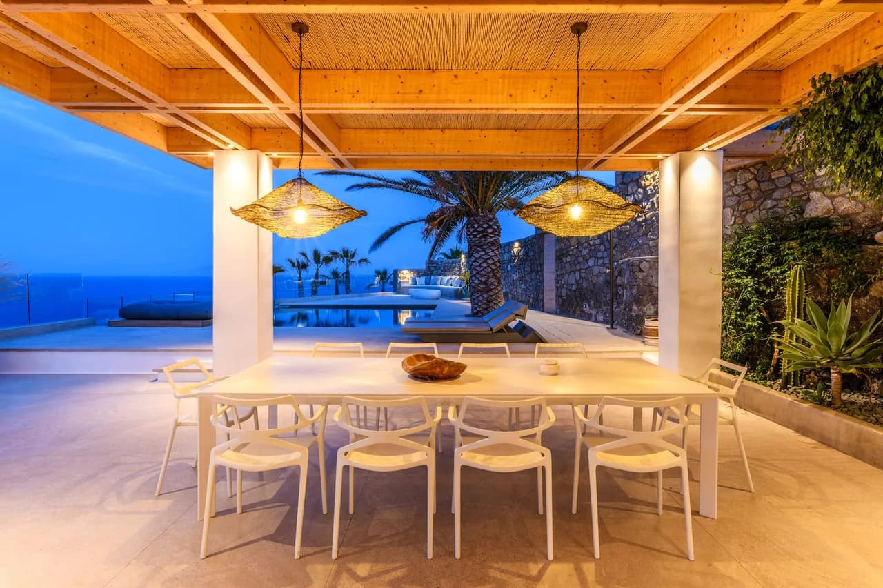 Stunning Psarou Bay Infinity Pool Villa, photo 5