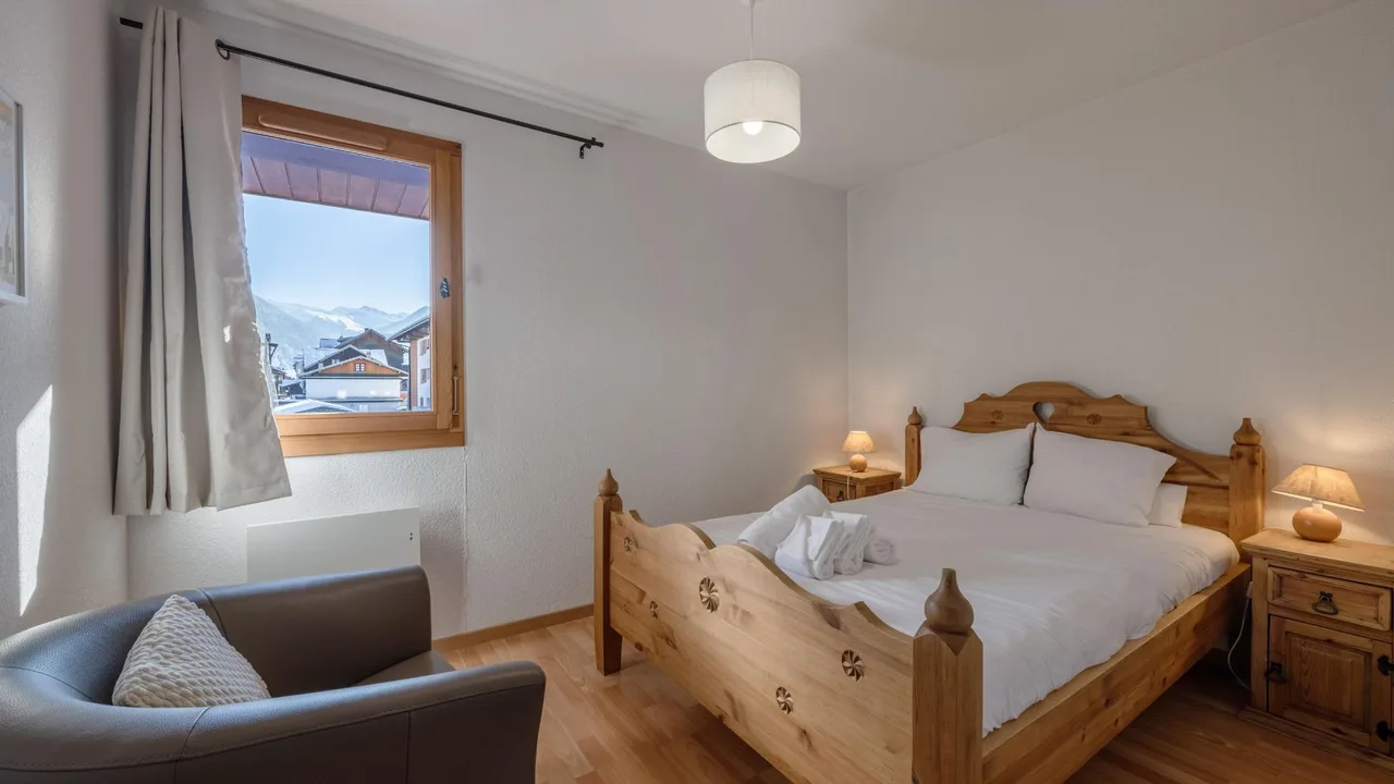 Spacious Ski Apartment With Fireplace photo 3